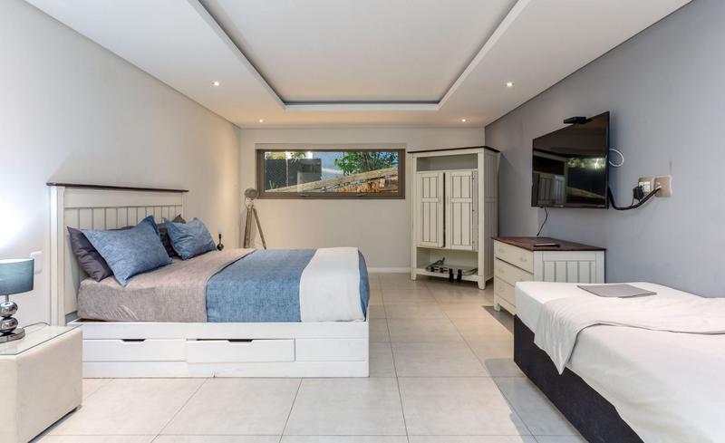 8 Bedroom Property for Sale in Llandudno Western Cape